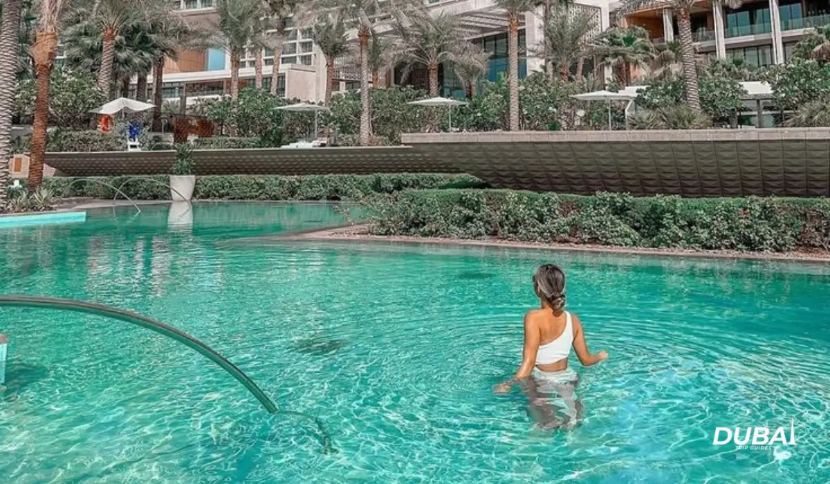 atlantis-the-palm-swimming-pool