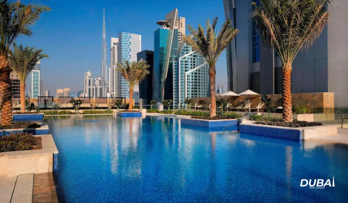 swimming-pool-at-Burj-Al-Arab